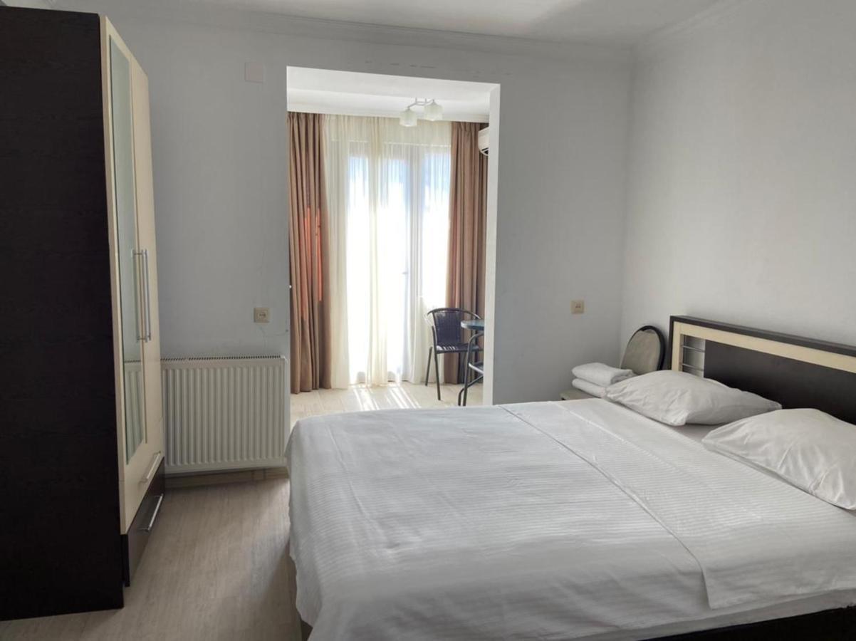 Gulnasi's Guesthouse Batumi Eksteriør billede