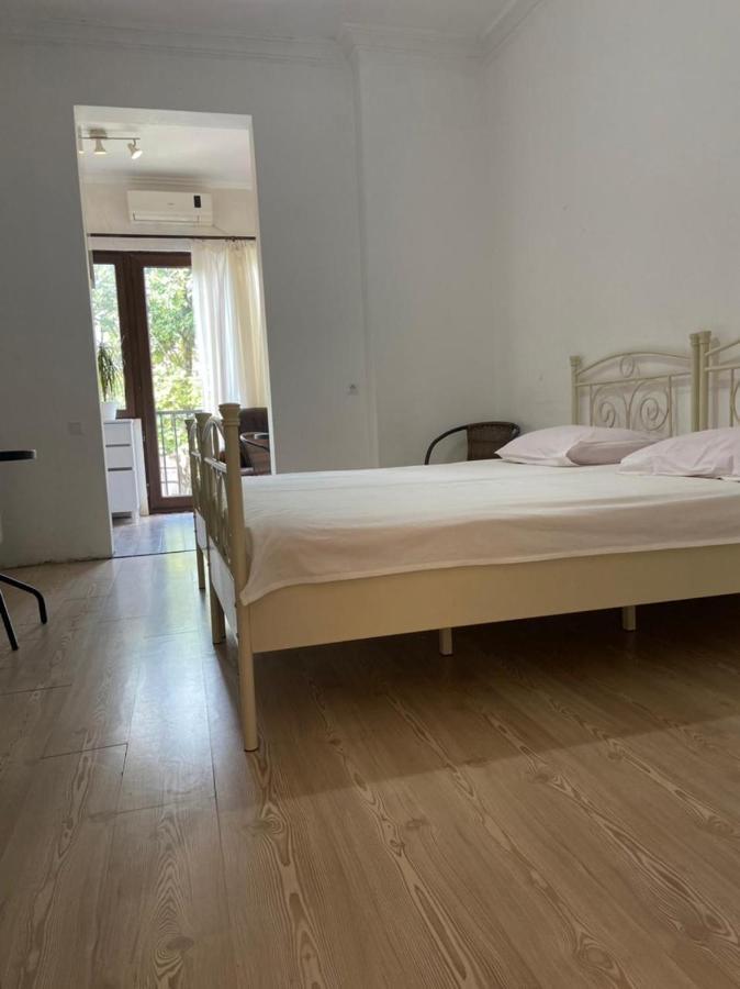Gulnasi's Guesthouse Batumi Eksteriør billede