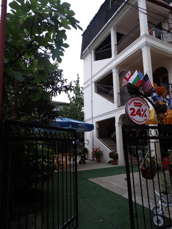 Gulnasi's Guesthouse Batumi Eksteriør billede