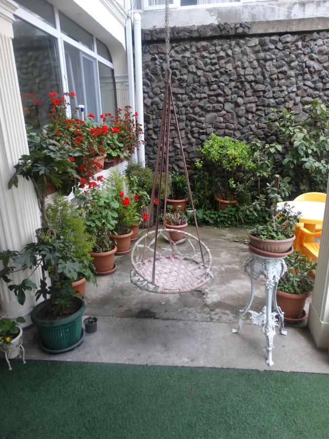 Gulnasi's Guesthouse Batumi Eksteriør billede