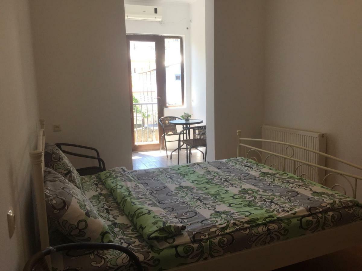 Gulnasi's Guesthouse Batumi Eksteriør billede