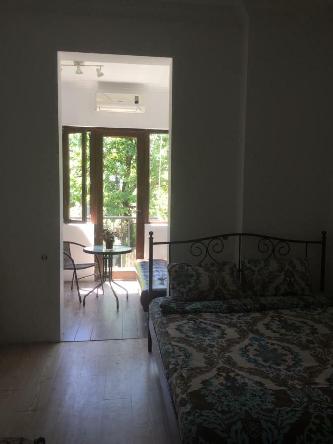 Gulnasi's Guesthouse Batumi Eksteriør billede
