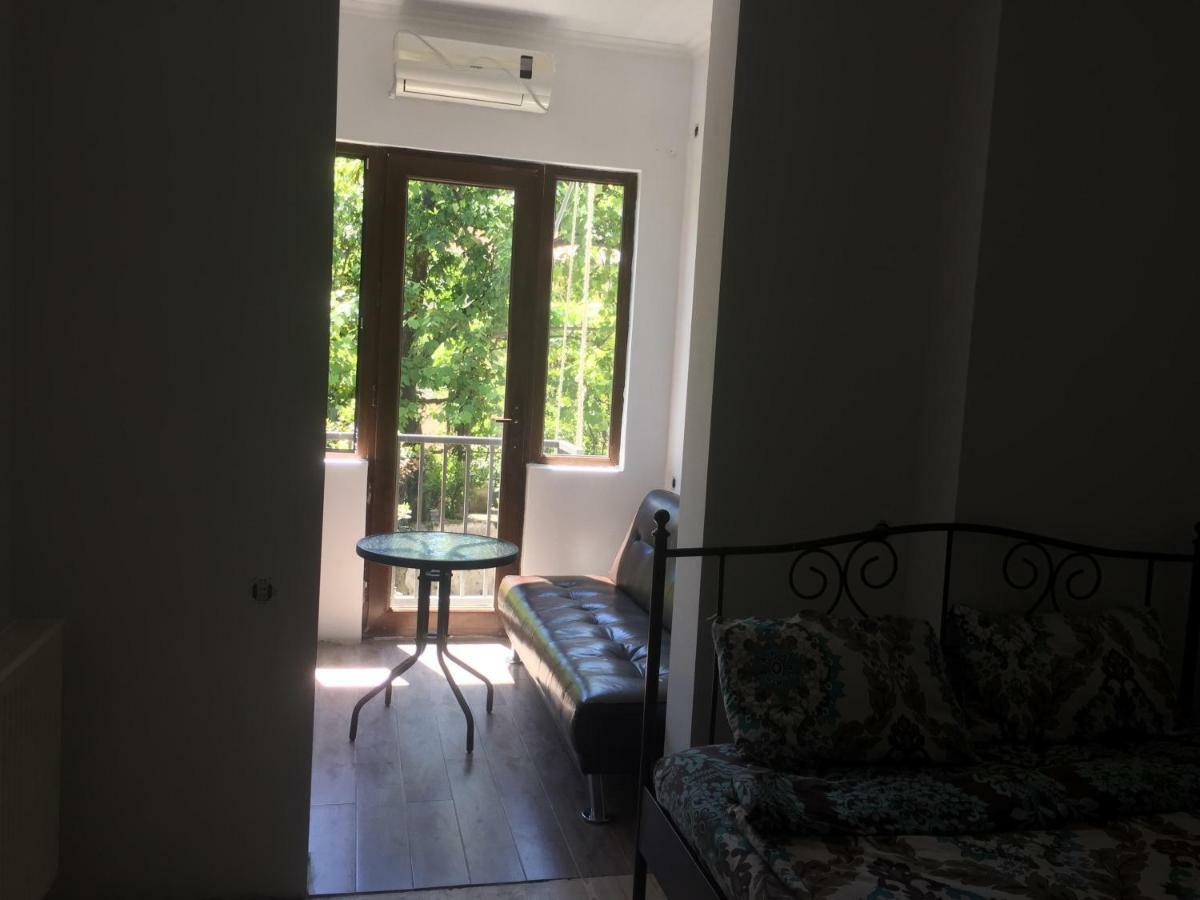 Gulnasi's Guesthouse Batumi Eksteriør billede