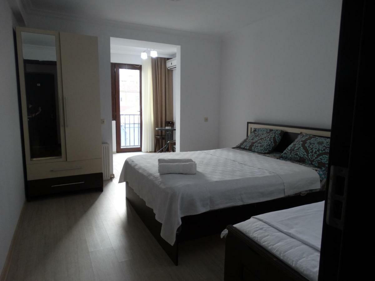 Gulnasi's Guesthouse Batumi Eksteriør billede