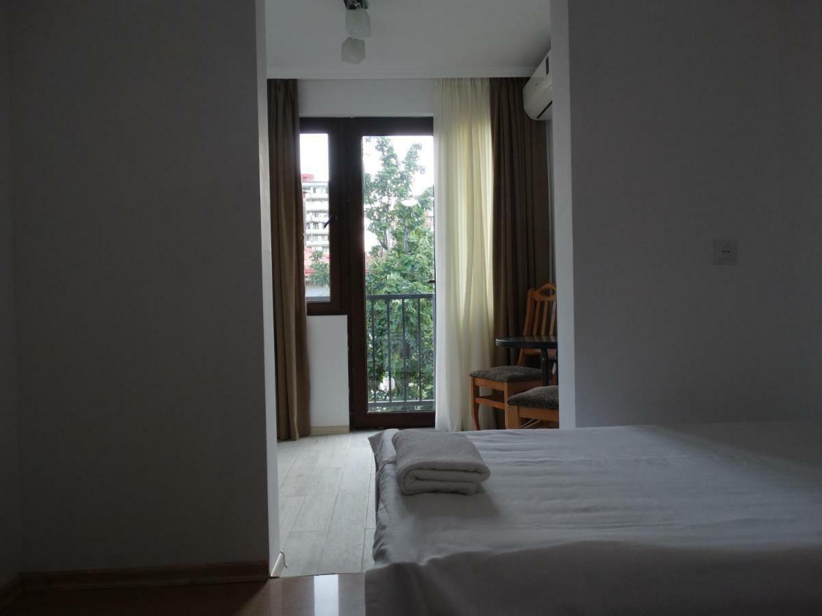 Gulnasi's Guesthouse Batumi Eksteriør billede