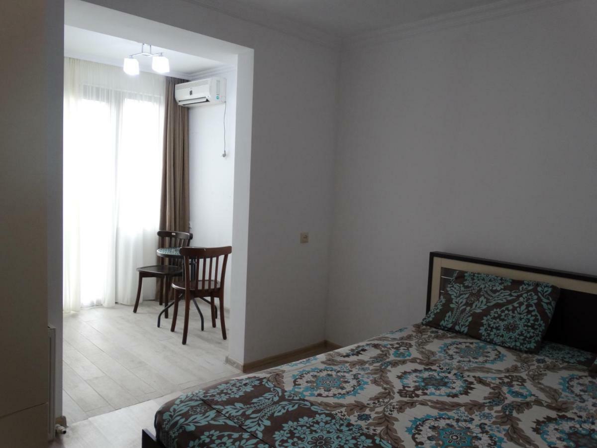 Gulnasi's Guesthouse Batumi Eksteriør billede