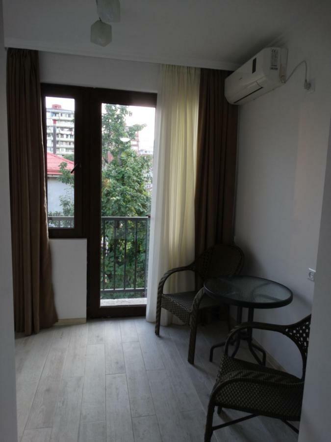 Gulnasi's Guesthouse Batumi Eksteriør billede