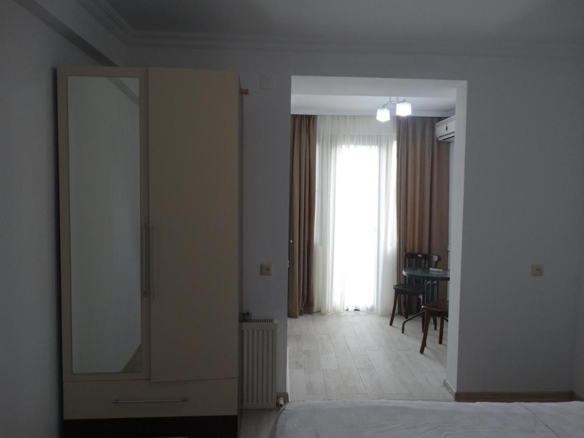 Gulnasi's Guesthouse Batumi Eksteriør billede